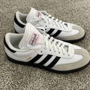 NWOT Adidas Samba shoes. Men’s size 8. Women’s 9.5-10